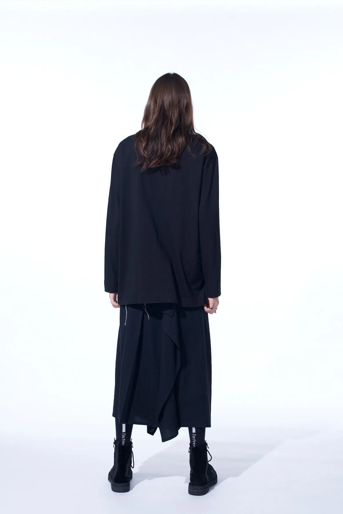 20/COTTON JERSEYBlack is ModestHIGH NECK T-SHIRT