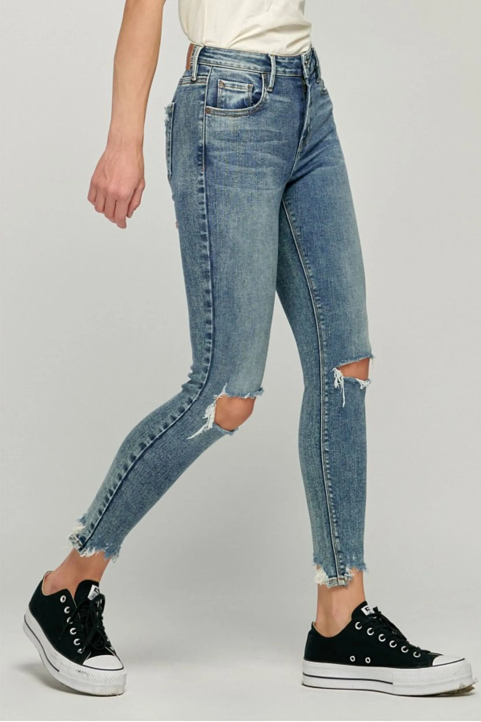 Hidden Amelia Dark Wash Chewed Hem Distressed Skinny 27in Inseam