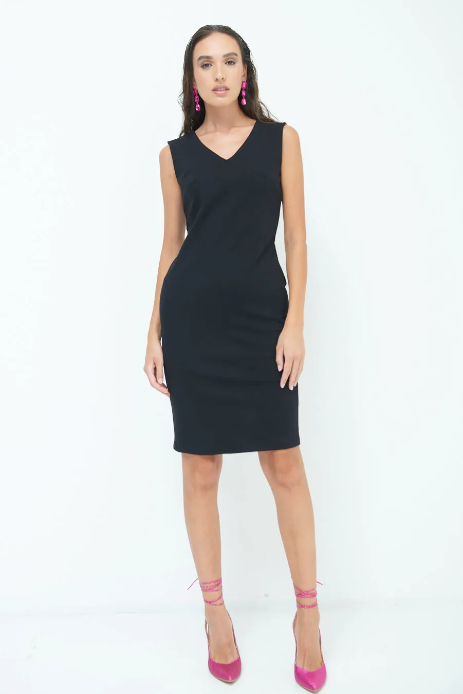 Sleek v-neck sleeveless dress wholesale