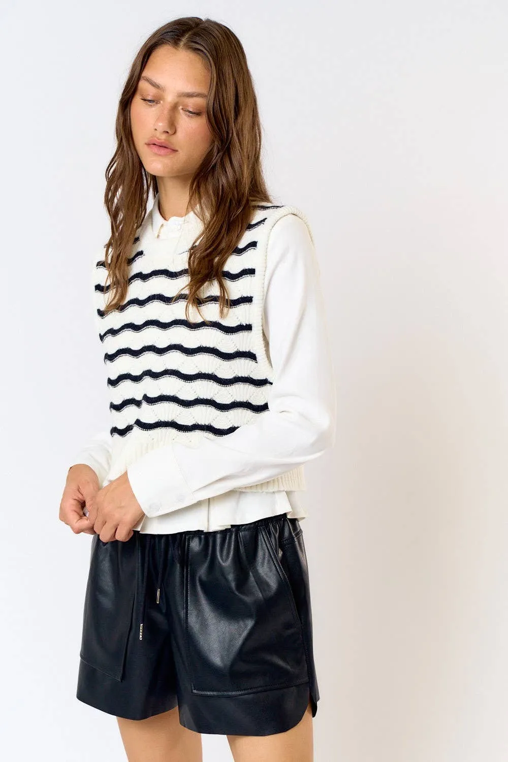 WAVY STRIPE SWEATER VEST TOP